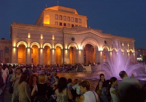 Ночной город Ереван