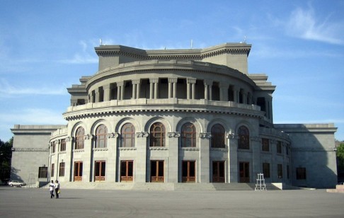 Здания оперы