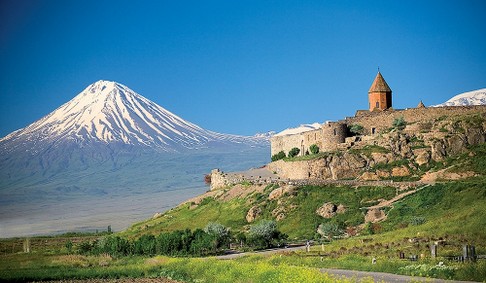 Хор Вирап с видом горы Арарат
